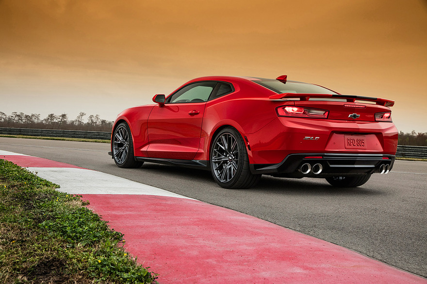 Camaro ZL1 Corvette Z06 caught