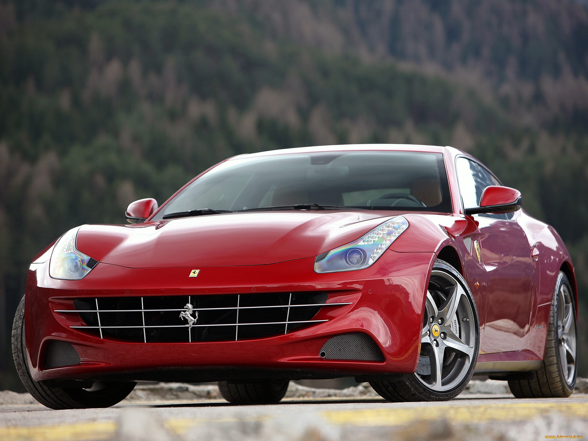 Неофициальная забота об экологии. Ferrari FF на биоэтаноле