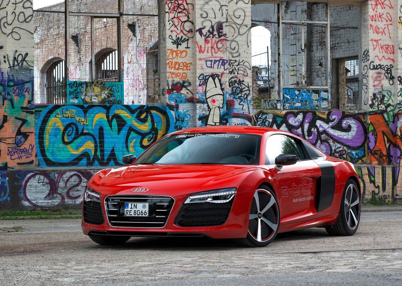 AUDI R8 e-tron: экологично, красиво, быстро, дорого и пока непонятно когда