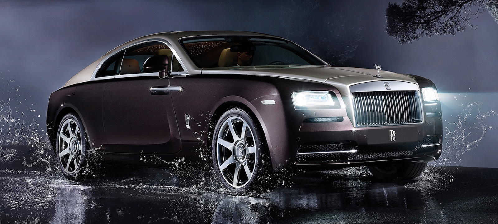 Бунт фанатов на корабле Rolls-Royce