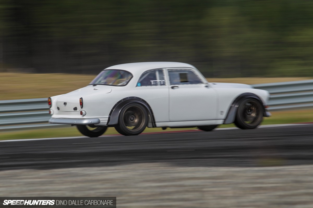 Дружба народов. Volvo Amazon